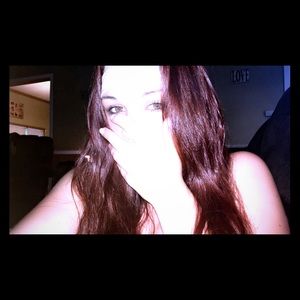 Meet your Posher, Olivia