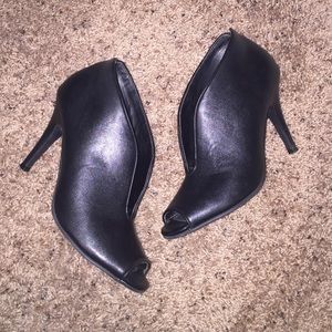 Tesoro black booties