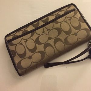 Coach wallet/wristlet
