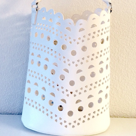 Neiman Marcus White Summer Tote Bag - Picture 2 of 4