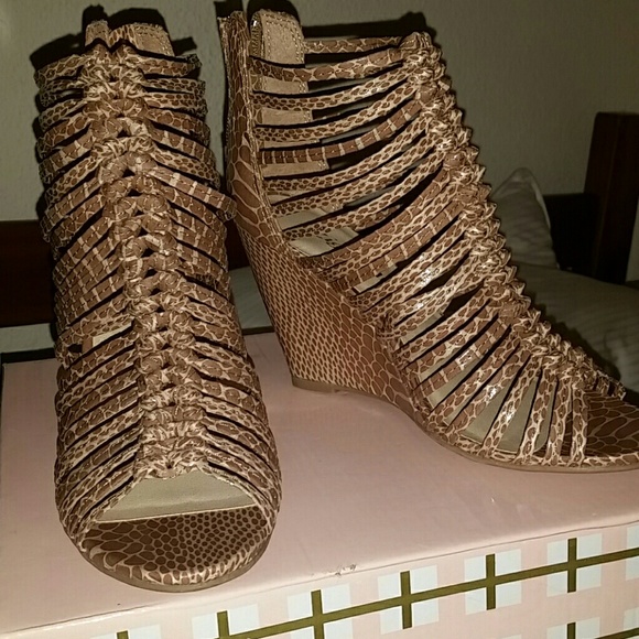 Snake skin wedges