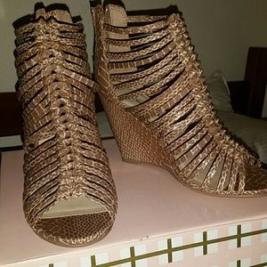 Snake skin wedges