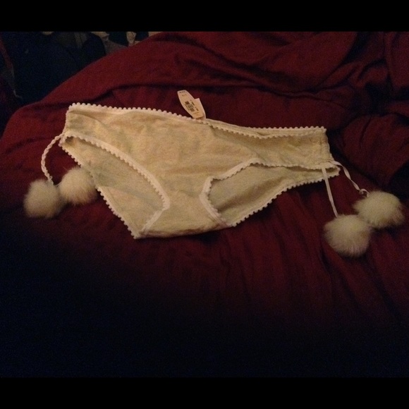 SEXY Victoria's Secret panty - Picture 2 of 2