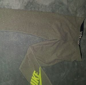 Nike full length leggings☇make an offer!