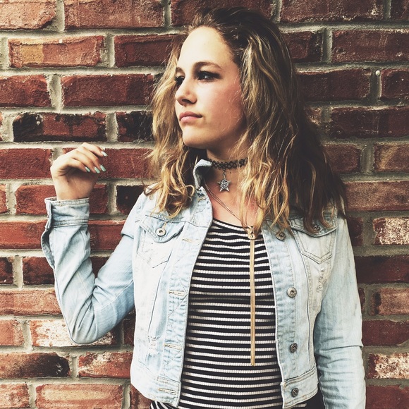 Meet your Posher, Hannah - Picture 1 of 1