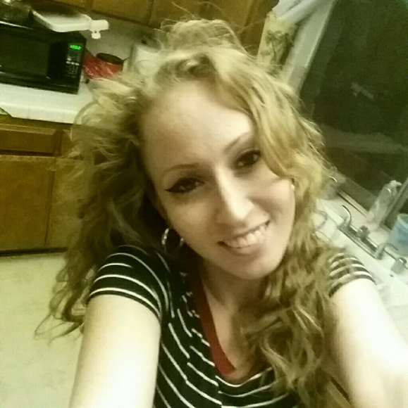 Meet your Posher, Stephany - Picture 1 of 1