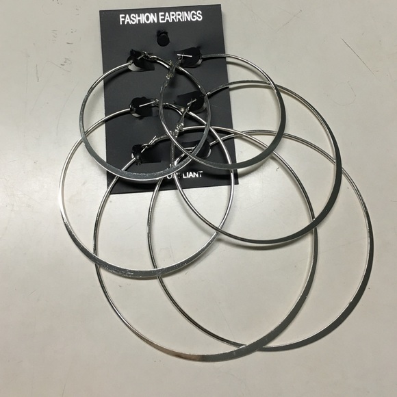 Lot 9 sets earring hoops