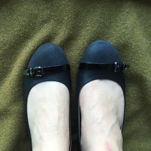 Cute black flats!