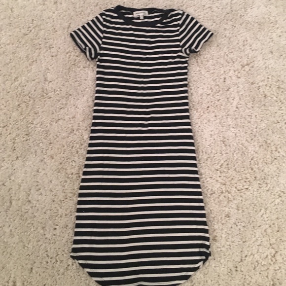 Monteau Los Angeles dress