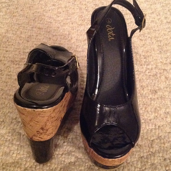 Patent Leather Opened Toe Wedge Sandals Size 7 - Picture 3 of 4