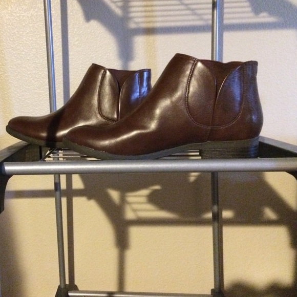 Brown ankle boots barely used.