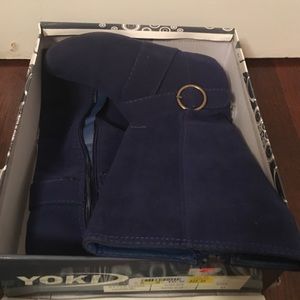 Royal blue flat boots