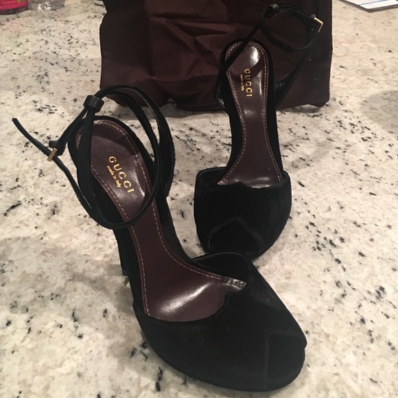 [Price Reduced] Brand new in box Gucci peep toe - Picture 3 of 4