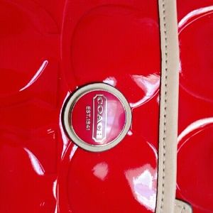 Coach Handbag Shoulderbag- PERFECT for the Summer!