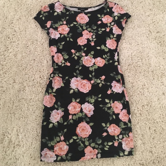 Rose patterned Forever 21 bodycon dress