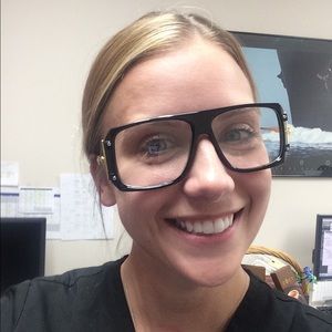 Meet your Posher, Amber