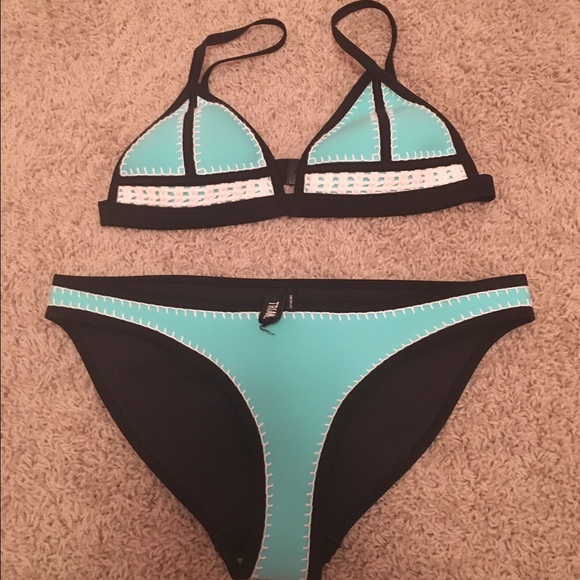 AUTHENTIC triangl Bikini