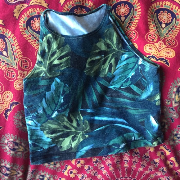 AA crop top