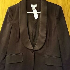 LOFT Jackets & Coats - NWT LOFT black blazer with satin lapel sz 8 LOFT Jackets & Coats - NWT LOFT black blazer with satin lapel sz 8