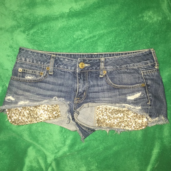 Gold sparkly pocket ae jean shorts!