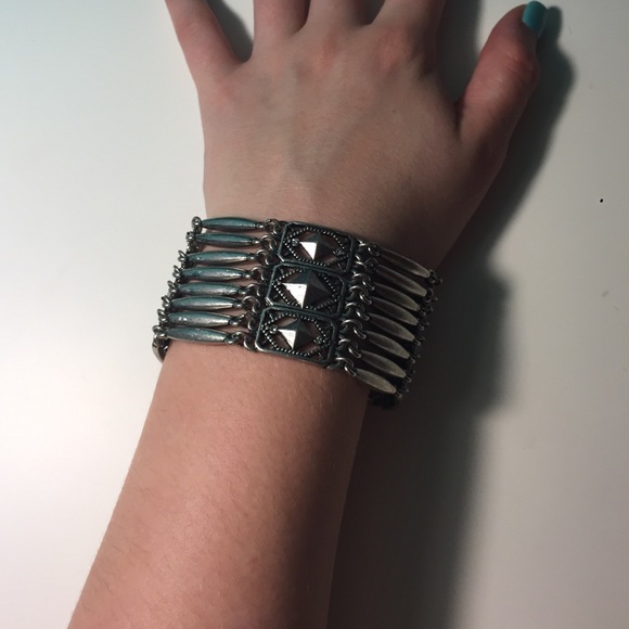 Adjustable bracelet - Picture 2 of 2