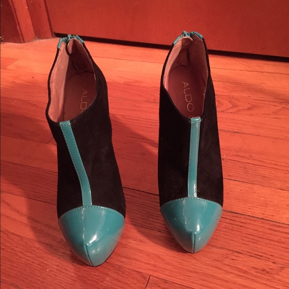 Never worn Aldo tri color shoe!!