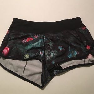 Speed shorts in summer floral pattern
