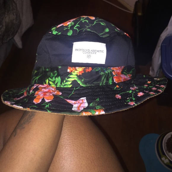 Bucket Hat