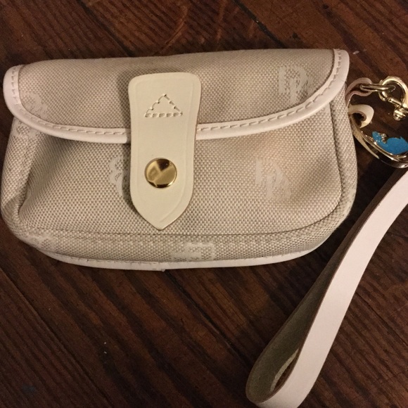 Dooney & Bourke wristlet