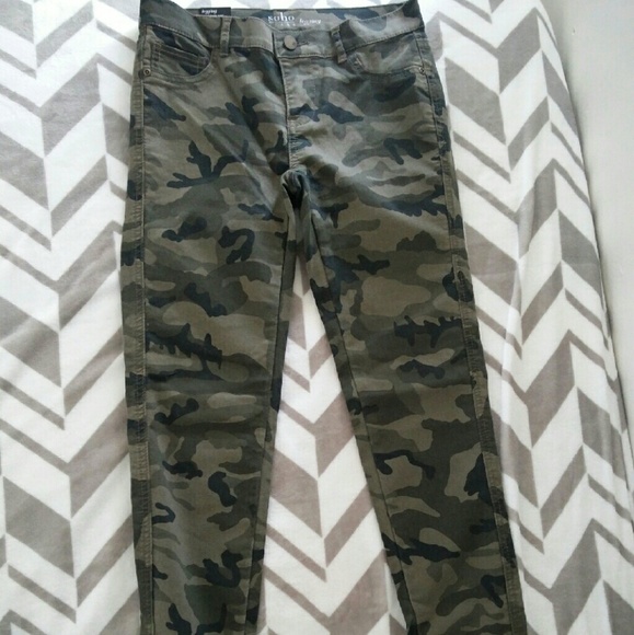 New York &  Co.  Soho stretch camo jean leggings