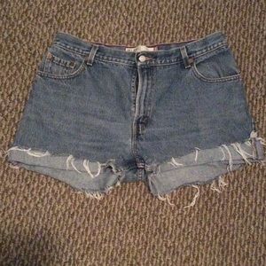 Levi Cutoff Shorts