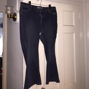 STRETCH FLARE PLUS-SIZED DENIM (PRE-LOVED)