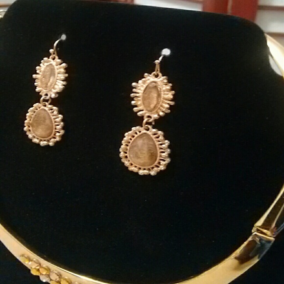 Beautiful set - Picture 4 of 4