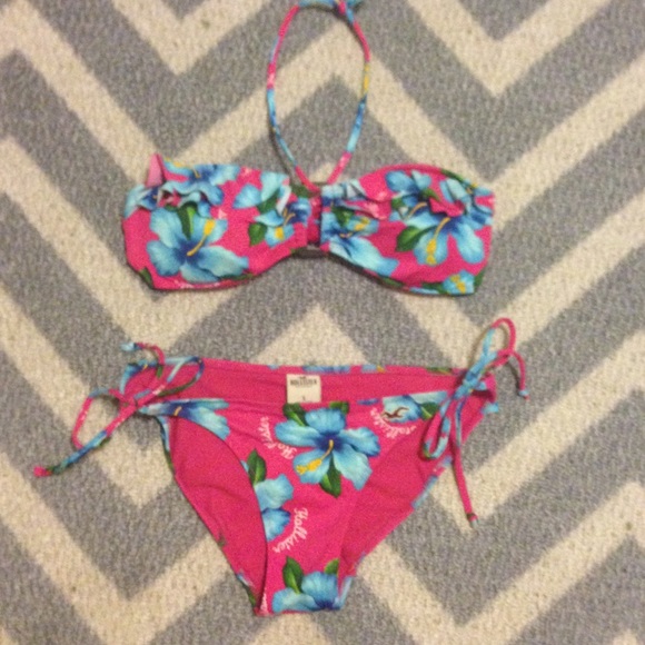 Hollister Hibiscus Bikini
