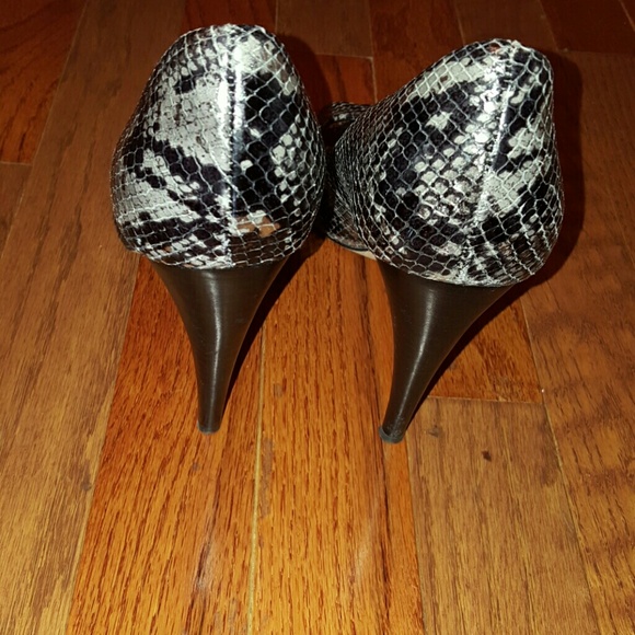Heels - Picture 2 of 2