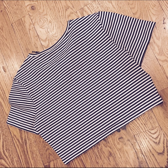 kate spade Saturday Black and White Crop Top. - Picture 3 of 4