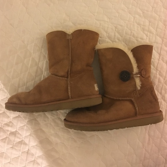 Chestnut UGG boots sz W8