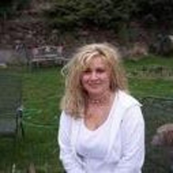 Meet your Posher, Stephanie - Picture 1 of 1