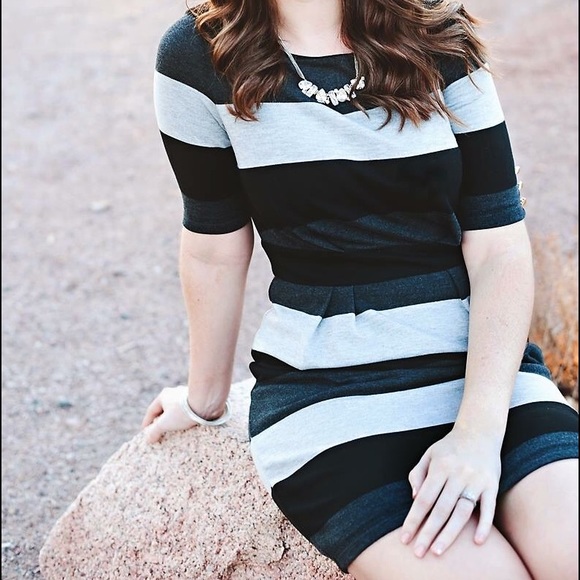 Vince Camuto 1/4 Sleeve Striped Dress