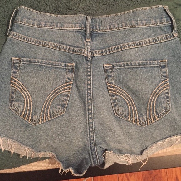 Shorts - Picture 2 of 3