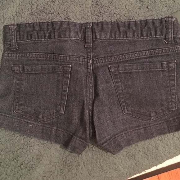 Shorts - Picture 2 of 3