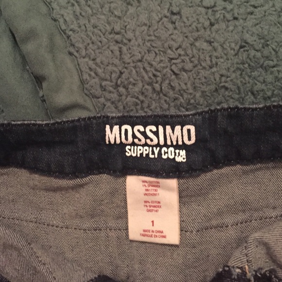 Shorts - Picture 3 of 3