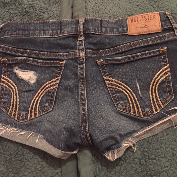 Shorts - Picture 2 of 3