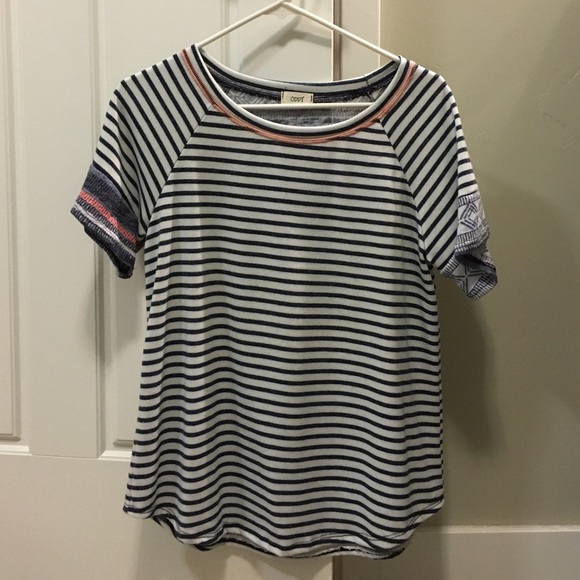 navy stripe with aztec back shirt.