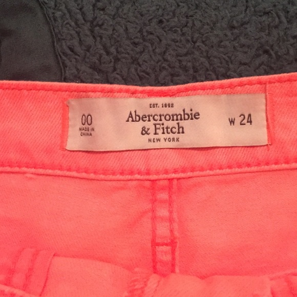 Shorts - Picture 3 of 3