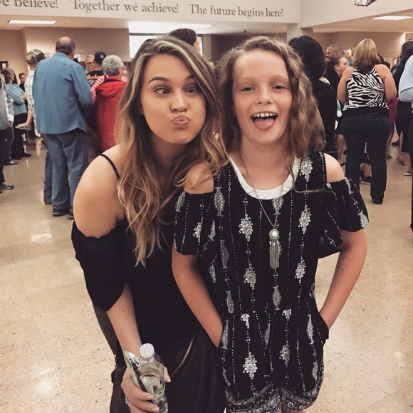 Meet your Posher, Kiersten - Picture 3 of 3