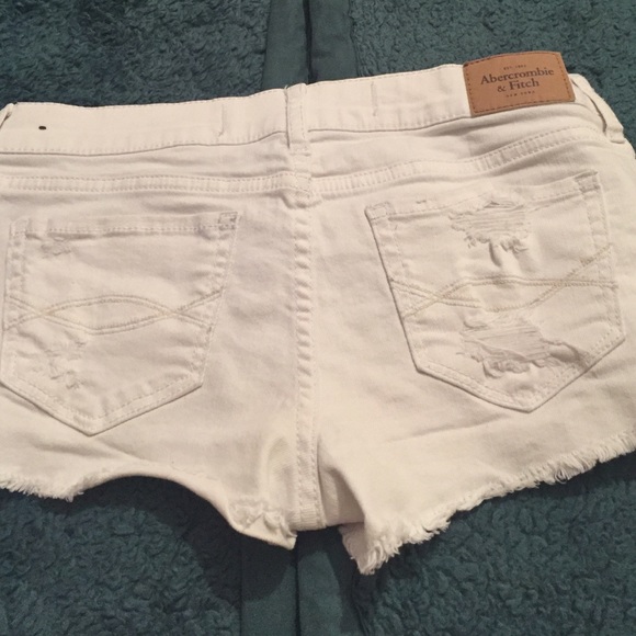 Shorts - Picture 2 of 3