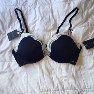 ONLY 1 LEFT 🔥 Tommy Hilfiger Bra