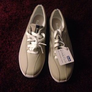 Keds micro stretch tennis shoes