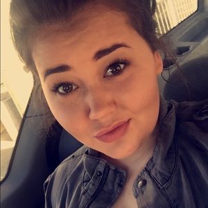 Meet your Posher, Abigail